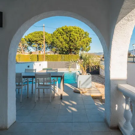 Welcs 021 Emp Caza Con Piscina Privada Empuriabrava