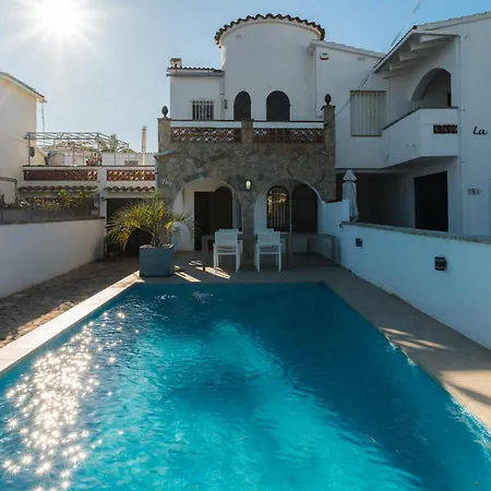 Welcs 021 Emp Caza Con Piscina Privada