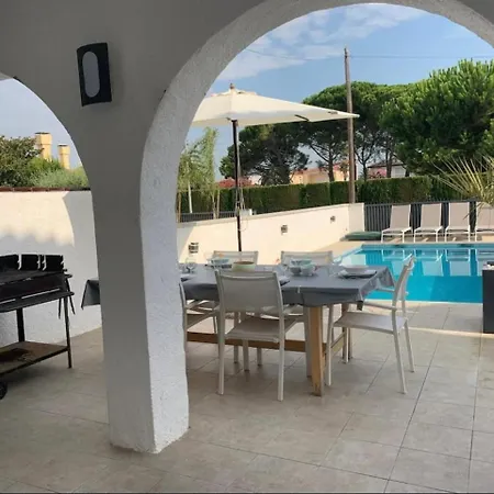 Welcs 021 Emp Caza Con Piscina Privada * Empuriabrava